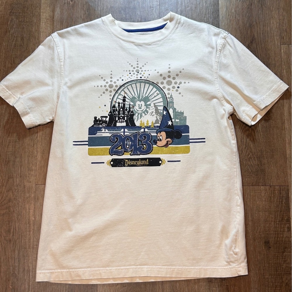 Disney Parks Disneyland Resort 2013 Mickey Mouse Sorcerer Graphic T-Shirt Small